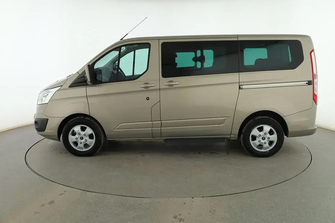 Usado Ford 300 Titanium 155 CV (114 kW) 2015 Beige Monovolumen