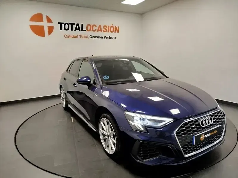 Usado Audi A3 S-Line 150 CV (110 kW) 2021 Azul Berlina