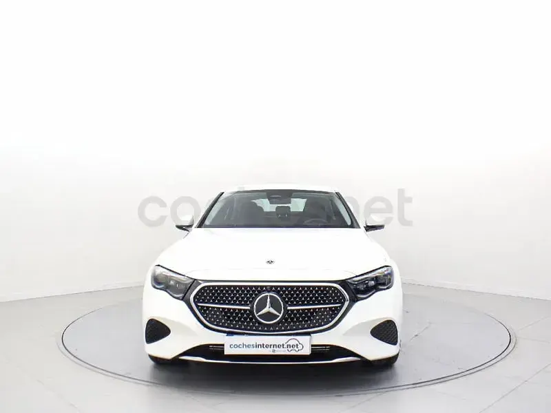 Nuevo Mercedes E300 313 CV (230 kW) 2026 Blanco Berlina