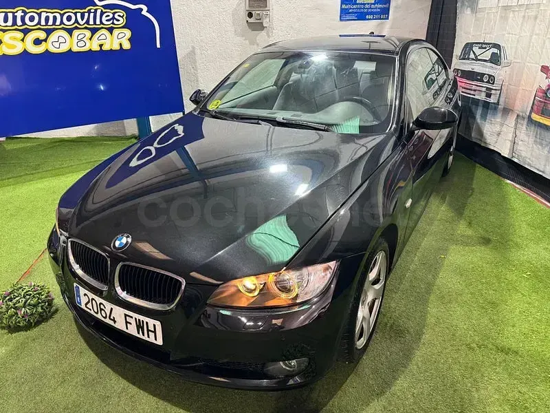 Usado BMW 320 177 HP (130 kW) 2007 Preto Coupé