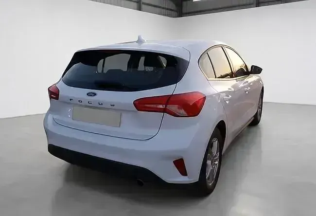 Usado Ford Focus Trend+ 120 CV (88 kW) 2020 Blanco Berlina