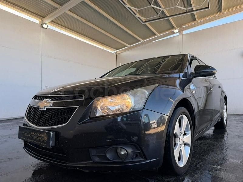 Usado Chevrolet Cruze LT 163 CV (119 kW) 2011 Negro Berlina