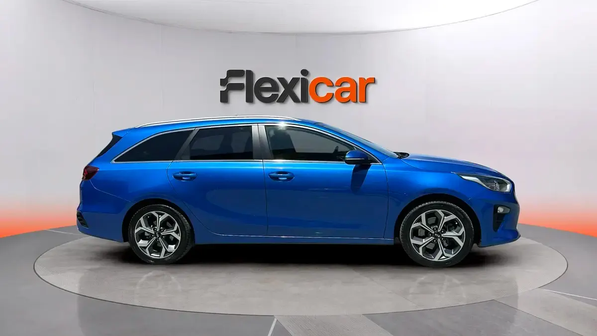 Usado Kia Ceed 120 CV (88 kW) 2019 Azul Utilitario
