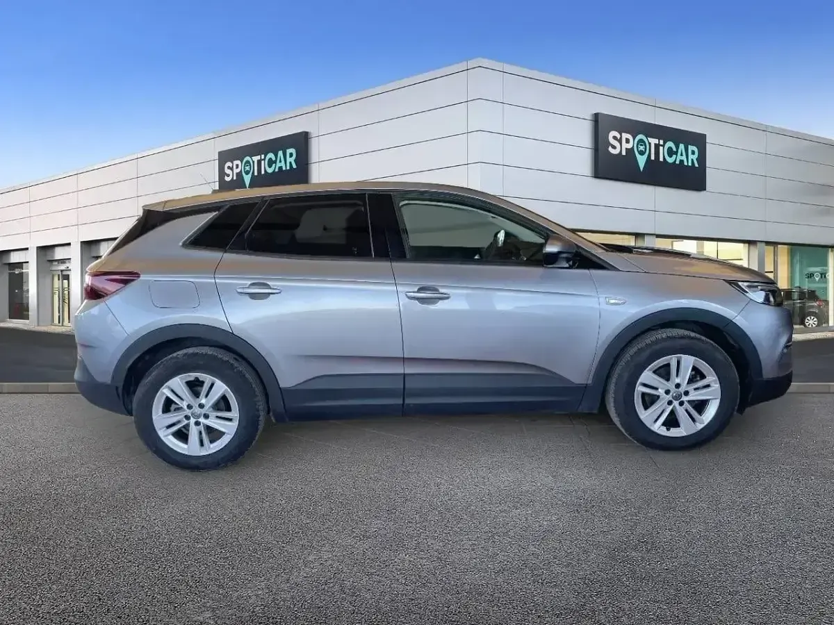 Usado Opel Grandland X Selective 120 CV (88 kW) 2018 Gris SUV