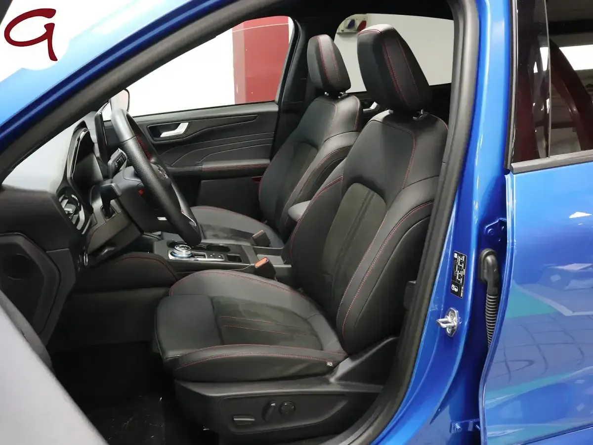 Usado Ford Kuga ST-Line X 243 CV (178 kW) 2025 Azul SUV