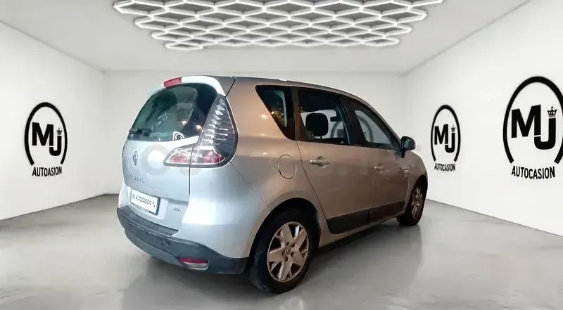 Usado Renault Scénic III Expression 110 CV (80 kW) 2013 Gris Monovolumen