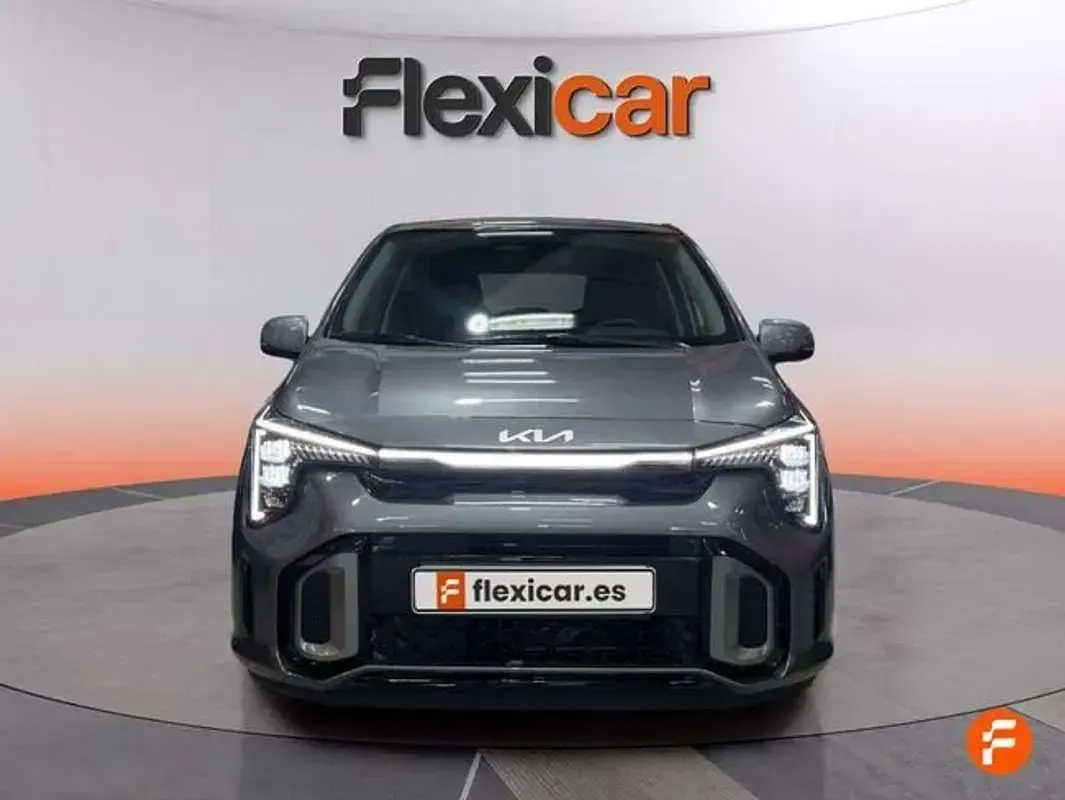 Usado Kia Picanto GT-Line 63 CV (46 kW) 2024 Gris Utilitario