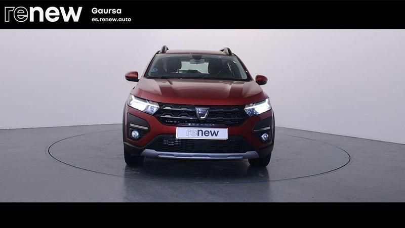 Usado Dacia Sandero Comfort 101 CV (74 kW) 2022 Rojo Berlina