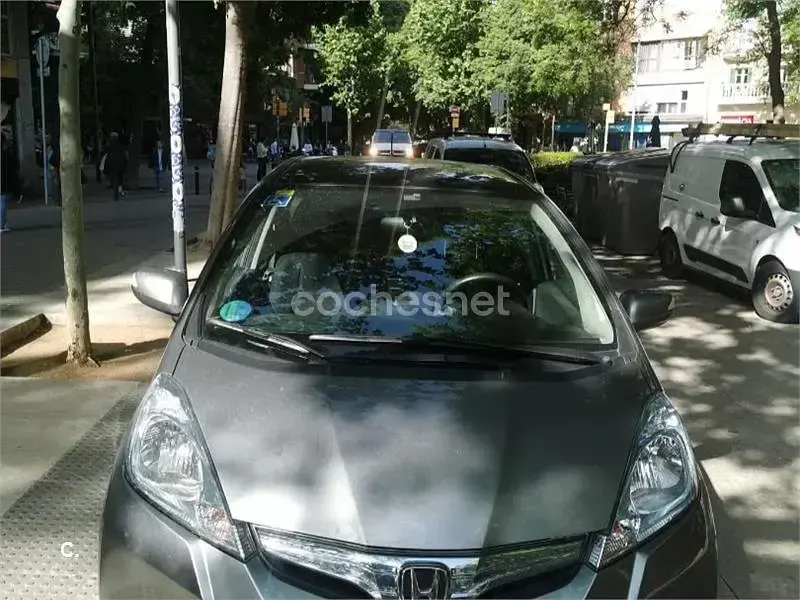 Usado Honda Jazz Elegance 98 CV (72 kW) 2011 Gris / plata Utilitario