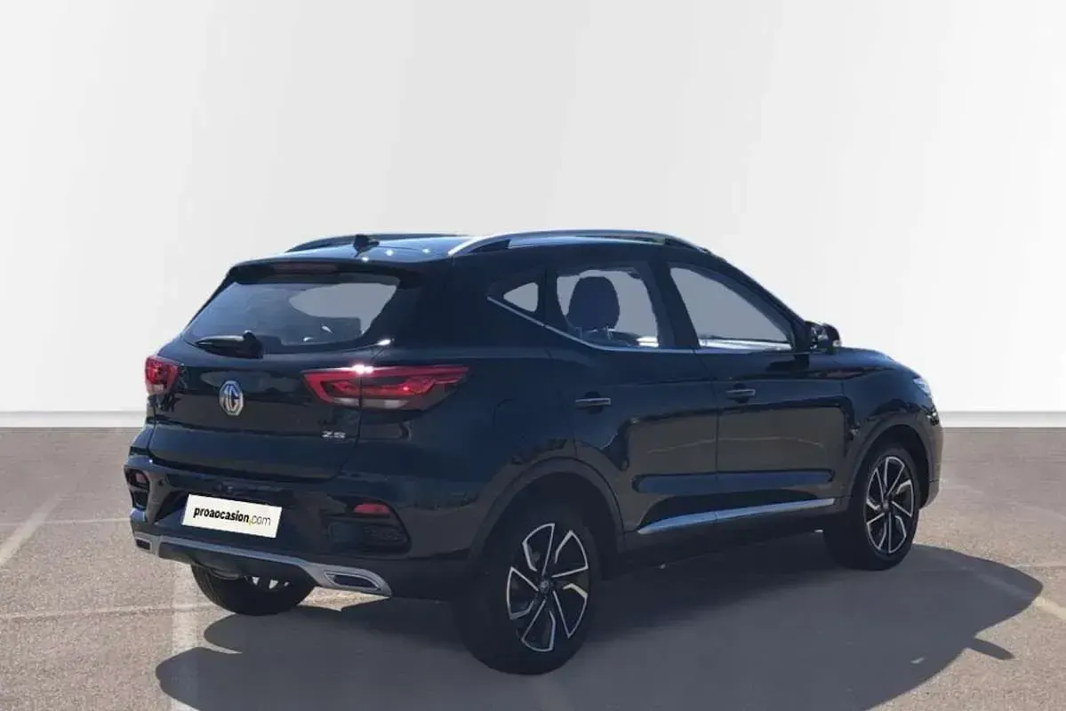 Usado MG ZS Luxury 106 CV (77 kW) 2023 Negro SUV
