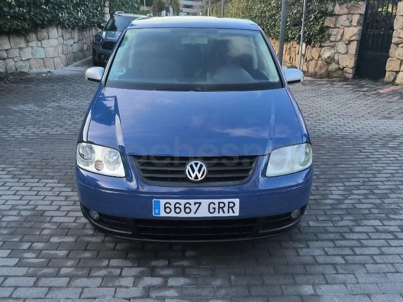 Usado VW Touran Conceptline 100 CV (73 kW) 2004 Azul Monovolumen