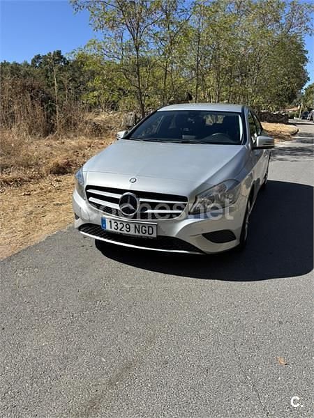 Gris / plata Usado 2013 Mercedes A180 Urban Berlina | 9500 € (Super precio) - Imagen 1/4