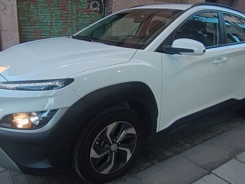 Blanco Usado 2022 Hyundai Kona SUV | 23.300 € (Un poco caro) - Imagen 1/4