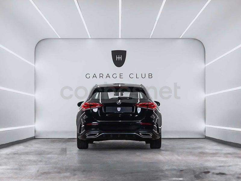 Usado Mercedes A180 AMG line 116 CV (85 kW) 2019 Negro Berlina