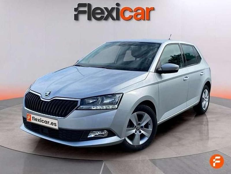 Usado Skoda Fabia Ambition 95 CV (69 kW) 2020 Gris Utilitario