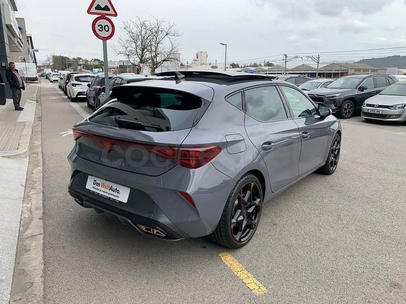 Usado Cupra Leon VZ 272 CV (200 kW) 2024 Gris / plata Berlina