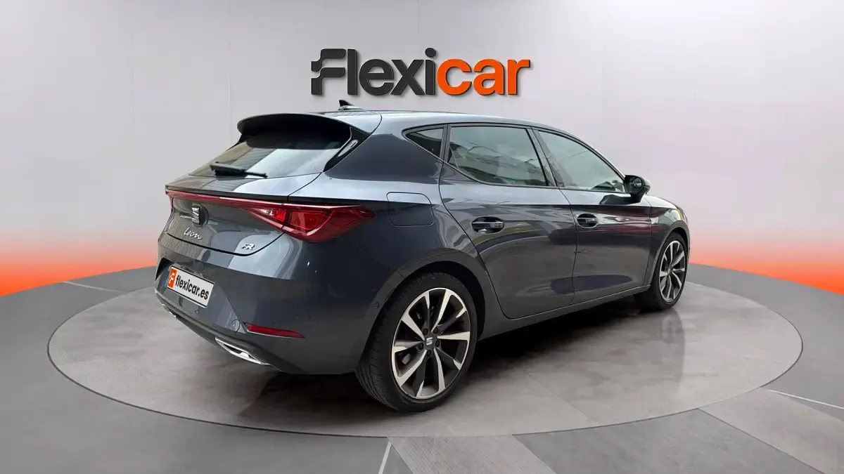 Usado Seat Leon FR 150 CV (110 kW) 2024 Gris Berlina