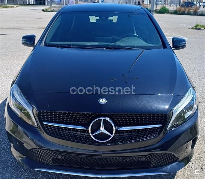 Usado Mercedes A180 AMG line 122 CV (89 kW) 2017 Negro Berlina