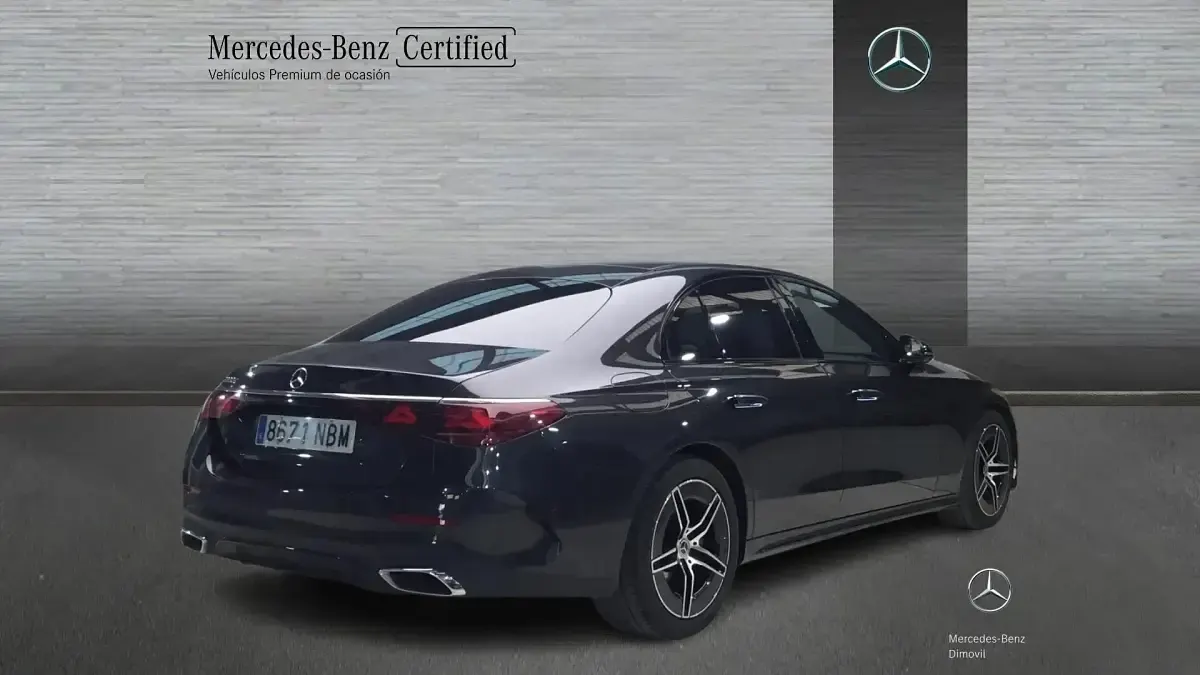 Usado Mercedes E220 AMG line 197 CV (144 kW) 2025 Gris grafito Berlina