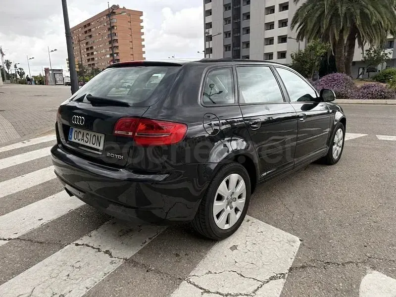 Usado Audi A3 Ambiente 140 CV (102 kW) 2011 Negro Utilitario