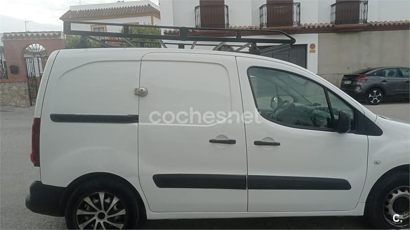 Usado Citroën Berlingo Live 75 CV (55 kW) 2018 Blanco Monovolumen