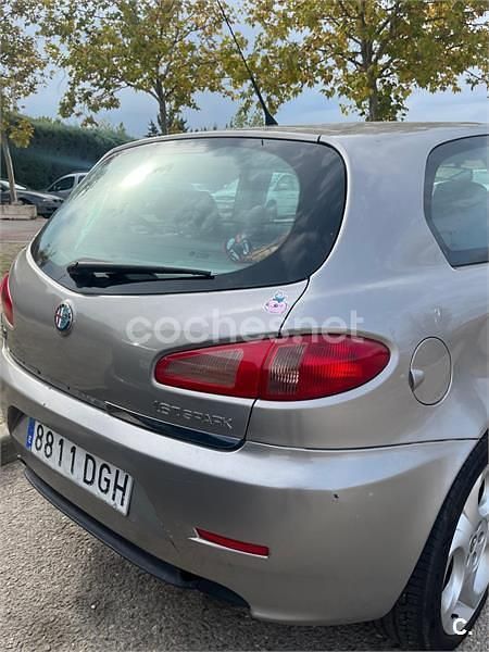 Usado Alfa Romeo 147 105 CV (77 kW) 2007 Gris / plata Utilitario
