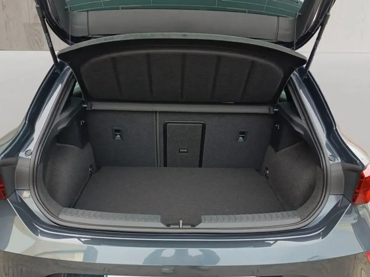 Usado Cupra Leon VZ 300 CV (220 kW) 2025 Gris