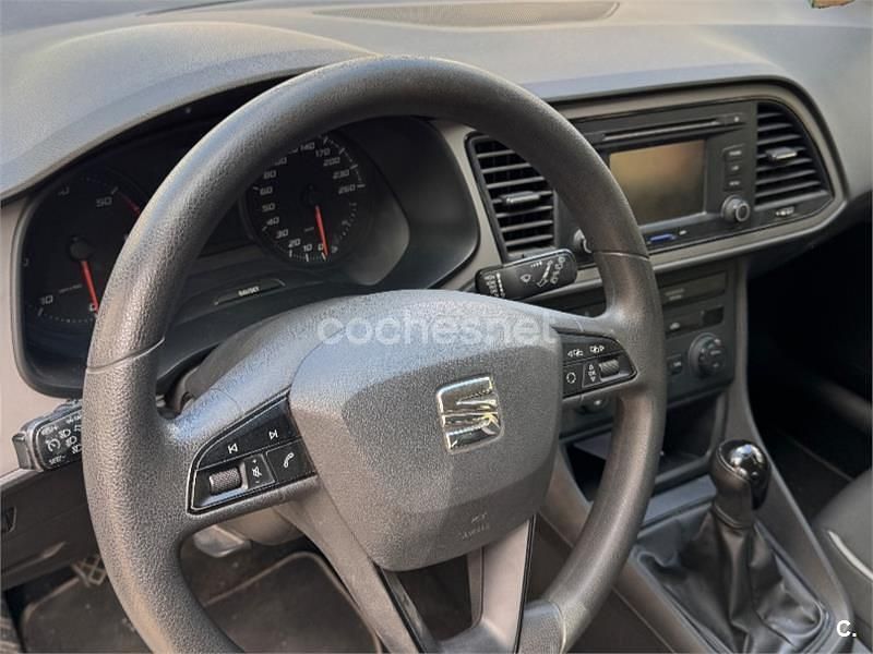 Usado Seat Leon Style 105 CV (77 kW) 2014 Blanco Berlina