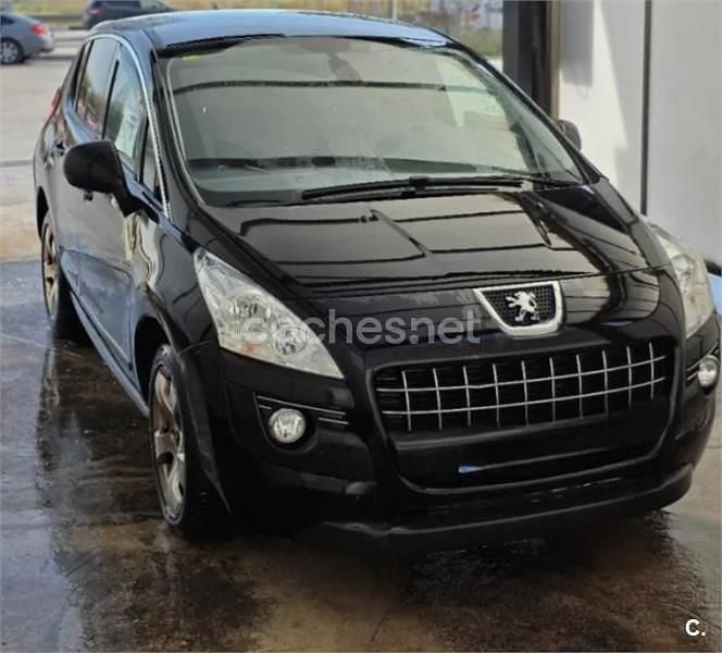 Usado Peugeot 3008 Active 112 CV (82 kW) 2012 Negro Berlina