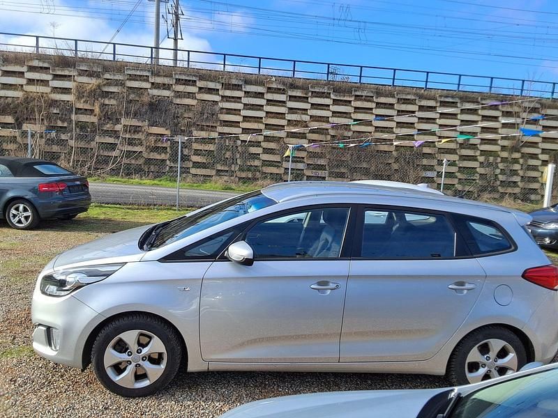 Usado Kia Carens 136 CV (100 kW) 2013 Plata Monovolumen