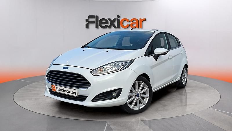 Usado Ford Fiesta Trend 101 CV (74 kW) 2016 Blanco Berlina