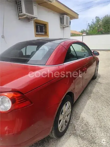 Usado VW Eos 122 CV (89 kW) 2008 Rojo Descapotable