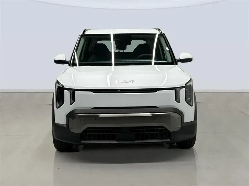 Nuevo Kia EV2 Air 108 kW (147 CV) 2026 Cassa white SUV