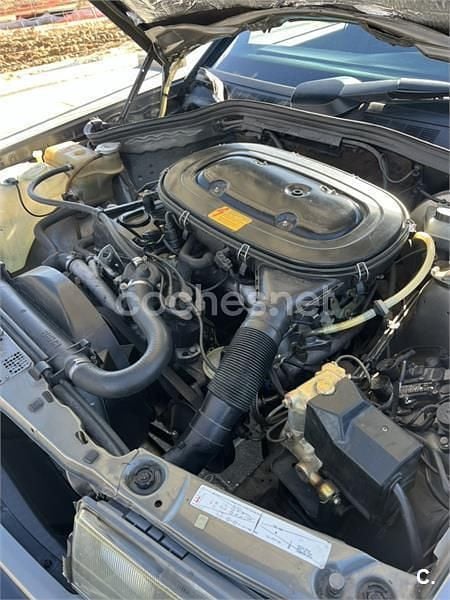 Usado Mercedes 190 109 CV (80 kW) 1992 Gris / plata Berlina