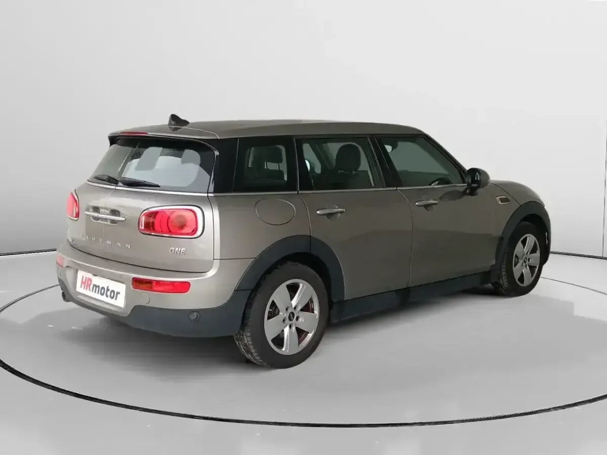 Usado Mini Clubman 102 CV (75 kW) 2018 Gris Familiar