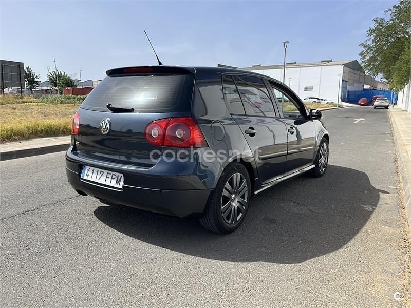 Usado VW Golf V Highline 105 CV (77 kW) 2007 Azul Berlina