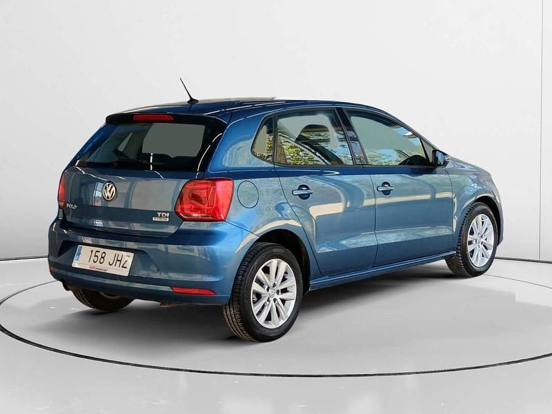 Usado VW Polo Advance 90 CV (66 kW) 2015 Azul Utilitario