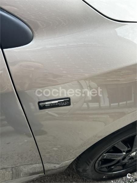 Beige Usado 2012 Renault Fluence Expression Berlina | 4900 € (Precio justo) - Imagen 1/4