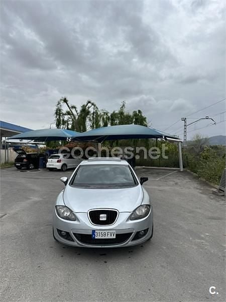 Usado Seat Leon Sport 140 HP (102 kW) 2007 Cinzento Citadino