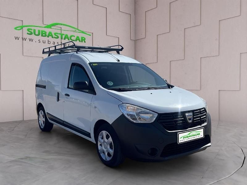 Usado Dacia Dokker Essentiel 75 CV (55 kW) 2019 Blanco Monovolumen