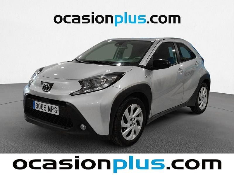 Gris Usado 2024 Toyota Aygo Play Utilitario | 13.955 € (Precio justo) - Imagen 1/4
