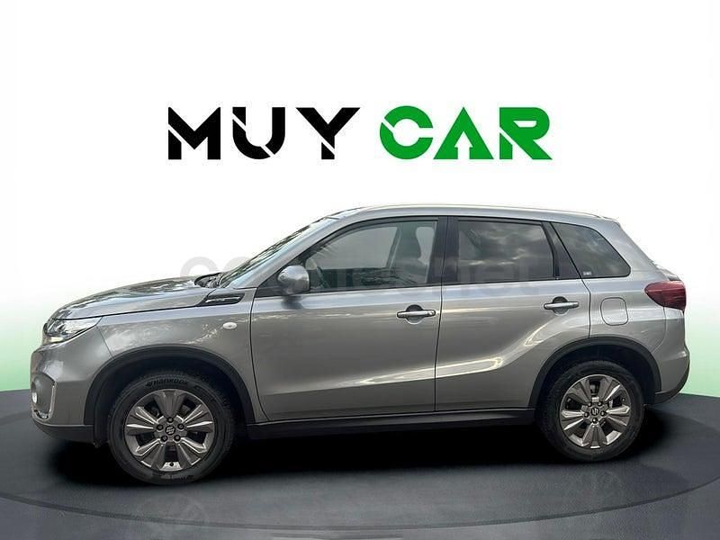 Usado Suzuki Vitara GLX 129 CV (94 kW) 2023 Gris / plata SUV