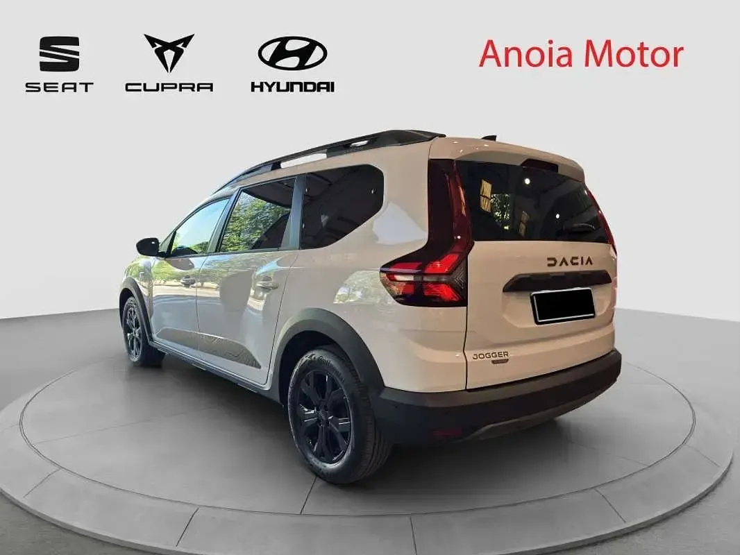 Usado Dacia Jogger Extreme 140 CV (102 kW) 2025 Blanco Monovolumen