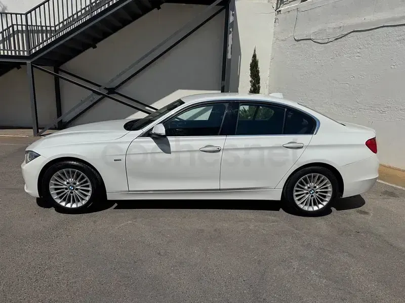 Usado BMW 318 Luxury Line 143 CV (105 kW) 2012 Blanco Berlina