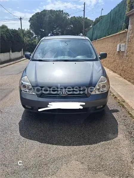 Usado Kia Carnival Active 185 CV (136 kW) 2010 Gris / plata Monovolumen