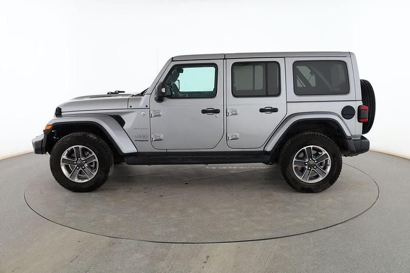 Usado Jeep Wrangler Unlimited Sahara 200 CV (147 kW) 2019 Plata SUV