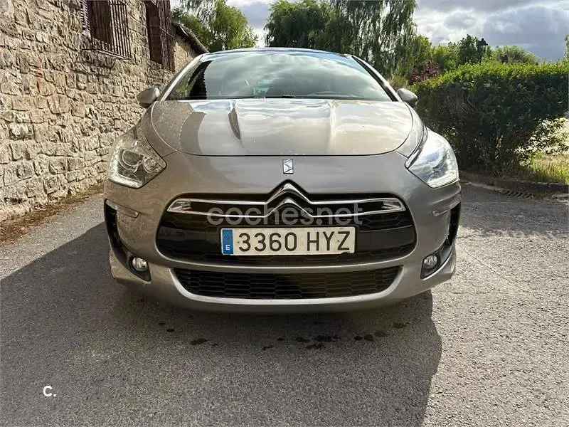 Usado Citroën DS5 114 CV (83 kW) 2014 Beige Utilitario