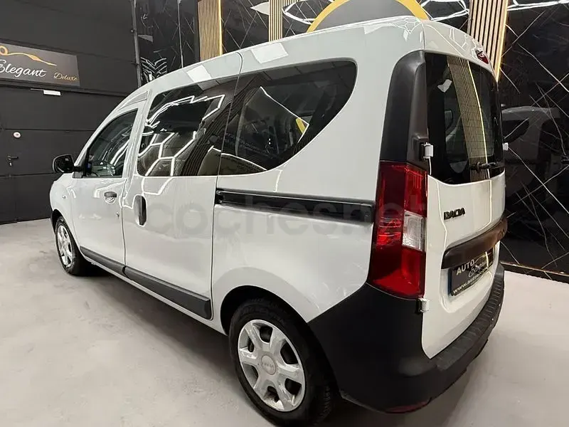 Usado Dacia Dokker Ambiance 98 CV (72 kW) 2021 Blanco Monovolumen
