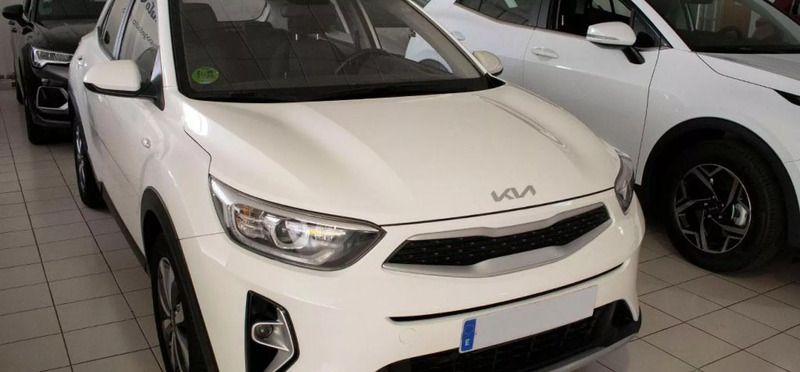 Blanco / clear white Usado 2021 Kia Stonic SUV | 17.020 € (Un poco caro) - Imagen 1/4