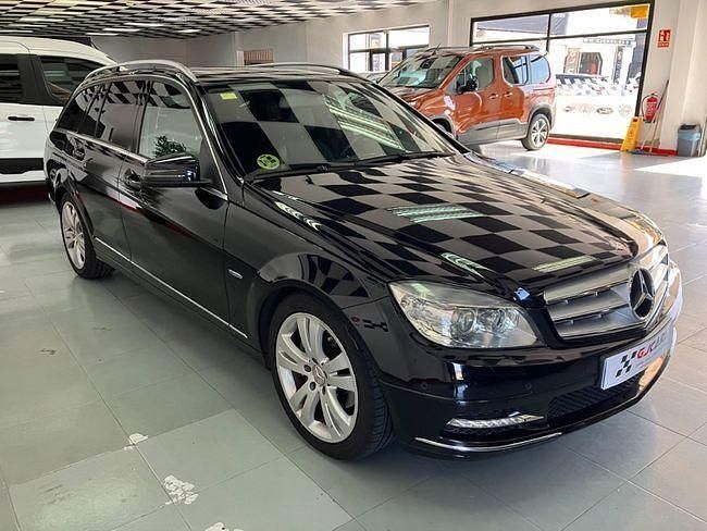 Usado Mercedes C220 170 CV (125 kW) 2011 Negro Familiar